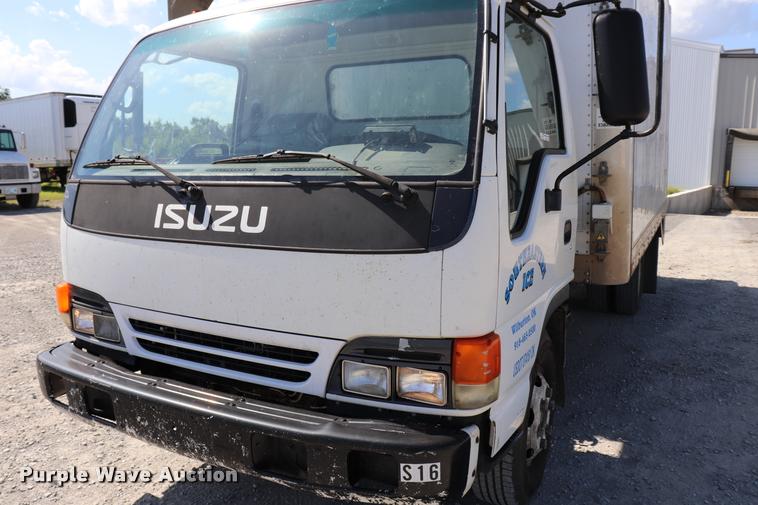 image for item DK9582 2005 Isuzu NPR refrigerated truck
