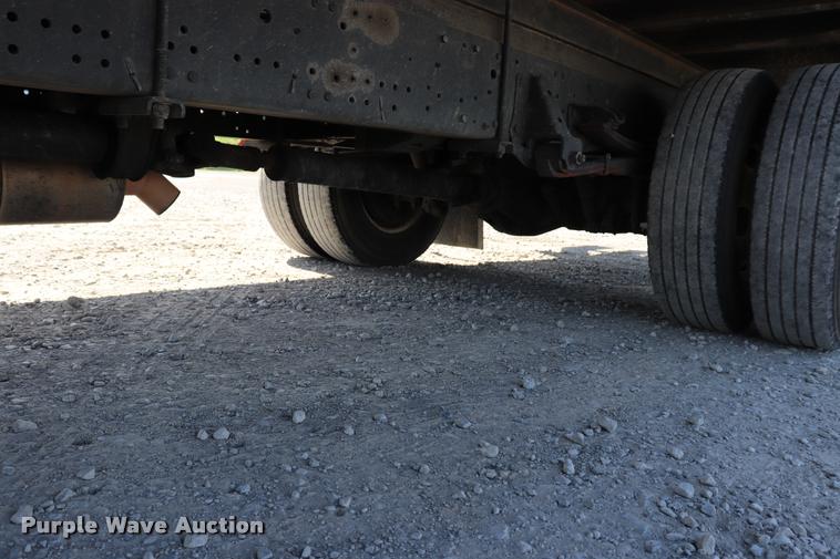 image for item DK9582 2005 Isuzu NPR refrigerated truck