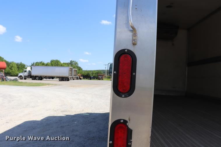 image for item DK9582 2005 Isuzu NPR refrigerated truck