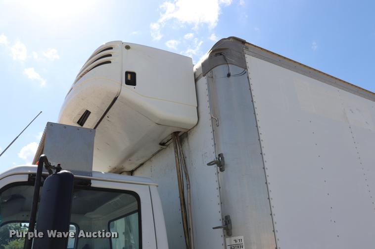 image for item DK9582 2005 Isuzu NPR refrigerated truck