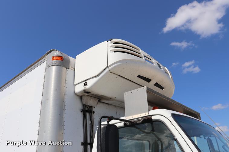 image for item DK9582 2005 Isuzu NPR refrigerated truck