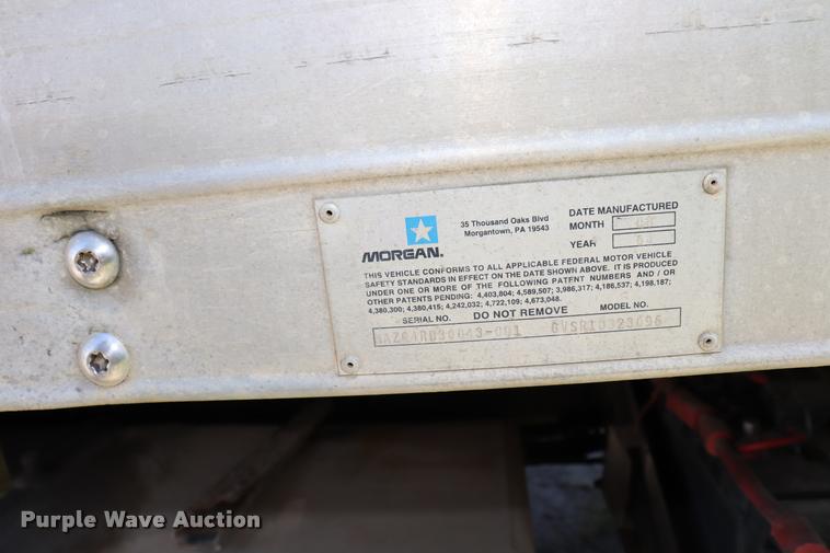 image for item DK9582 2005 Isuzu NPR refrigerated truck