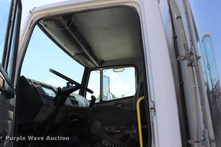 image for item DK9583 2002 Freightliner FL80 refrigerated truck