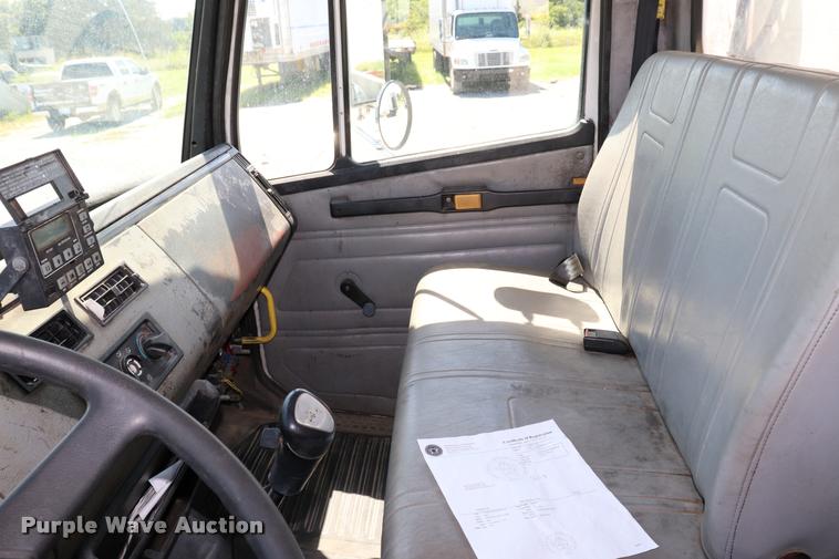 image for item DK9583 2002 Freightliner FL80 refrigerated truck