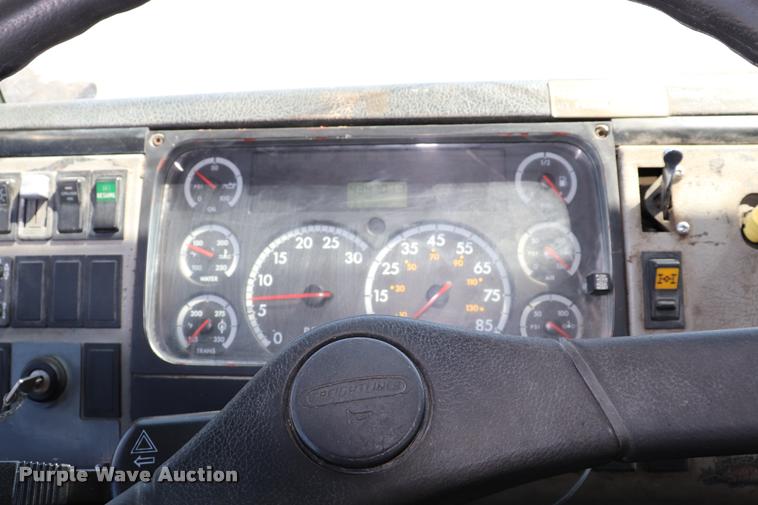 image for item DK9583 2002 Freightliner FL80 refrigerated truck