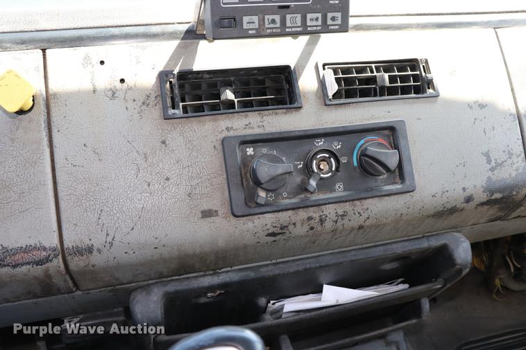 image for item DK9583 2002 Freightliner FL80 refrigerated truck