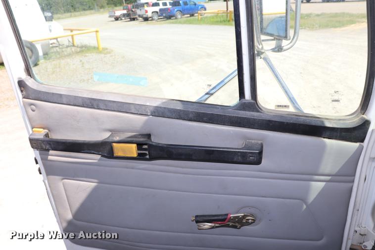 image for item DK9583 2002 Freightliner FL80 refrigerated truck