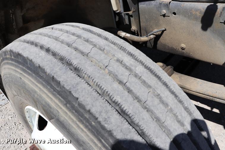 image for item DK9583 2002 Freightliner FL80 refrigerated truck