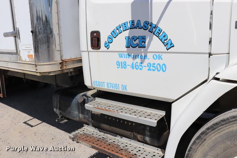 image for item DK9583 2002 Freightliner FL80 refrigerated truck