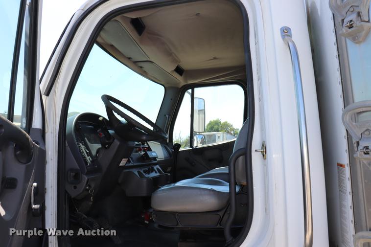 image for item DK9584 2005 Freightliner Business Class M2 refrigerated truck