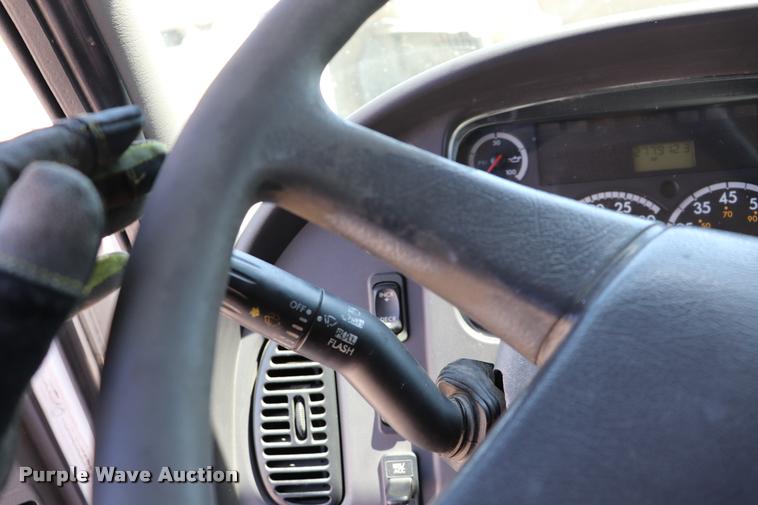 image for item DK9584 2005 Freightliner Business Class M2 refrigerated truck