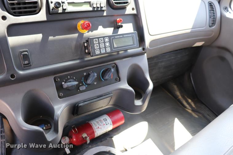 image for item DK9584 2005 Freightliner Business Class M2 refrigerated truck