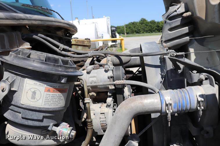 image for item DK9584 2005 Freightliner Business Class M2 refrigerated truck