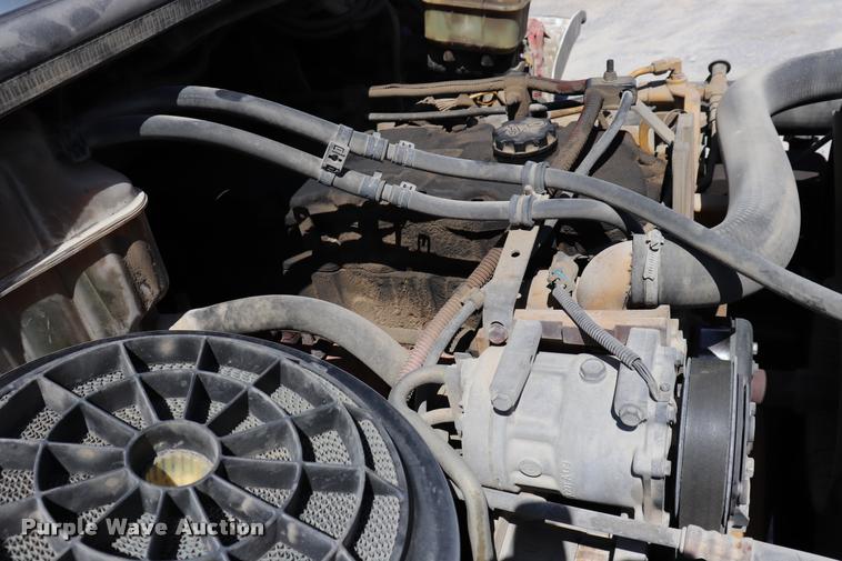 image for item DK9584 2005 Freightliner Business Class M2 refrigerated truck