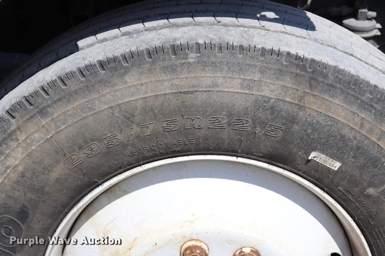 image for item DK9584 2005 Freightliner Business Class M2 refrigerated truck