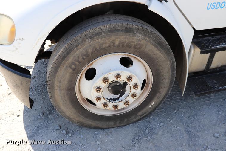 image for item DK9584 2005 Freightliner Business Class M2 refrigerated truck