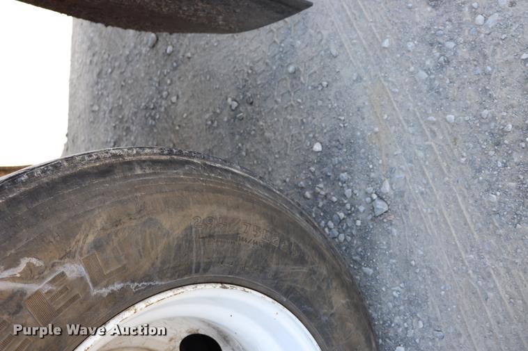 image for item DK9584 2005 Freightliner Business Class M2 refrigerated truck