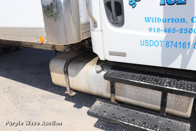 image for item DK9584 2005 Freightliner Business Class M2 refrigerated truck