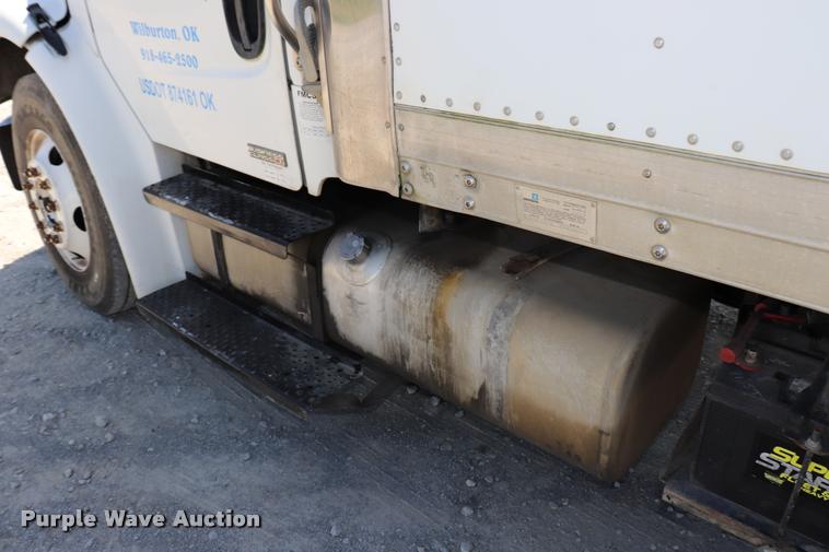 image for item DK9584 2005 Freightliner Business Class M2 refrigerated truck