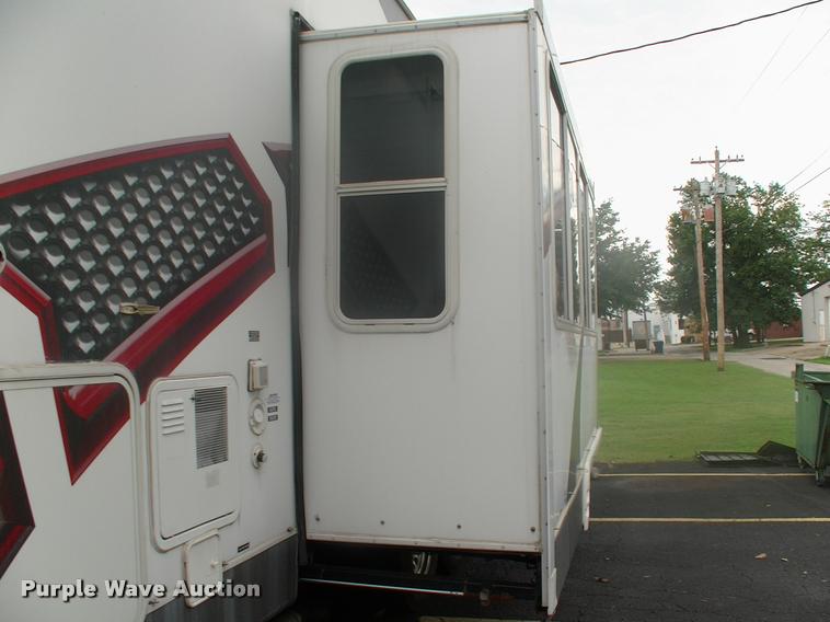 image for item DK9600 2009 Forest River Sandstorm toy hauler