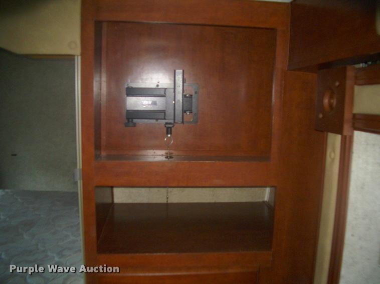 image for item DK9600 2009 Forest River Sandstorm toy hauler