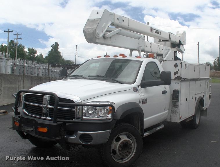 image for item DK9608 2010 Dodge Ram 5500 bucket truck