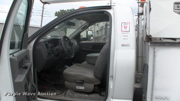 image for item DK9608 2010 Dodge Ram 5500 bucket truck