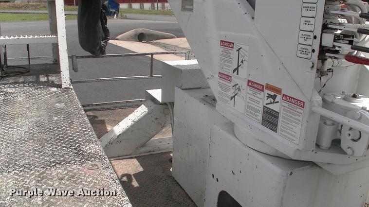 image for item DK9608 2010 Dodge Ram 5500 bucket truck