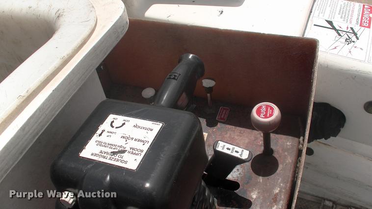 image for item DK9608 2010 Dodge Ram 5500 bucket truck