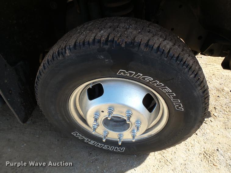 image for item DL9101 2008 Ford F350 Super Duty flatbed pickup truck