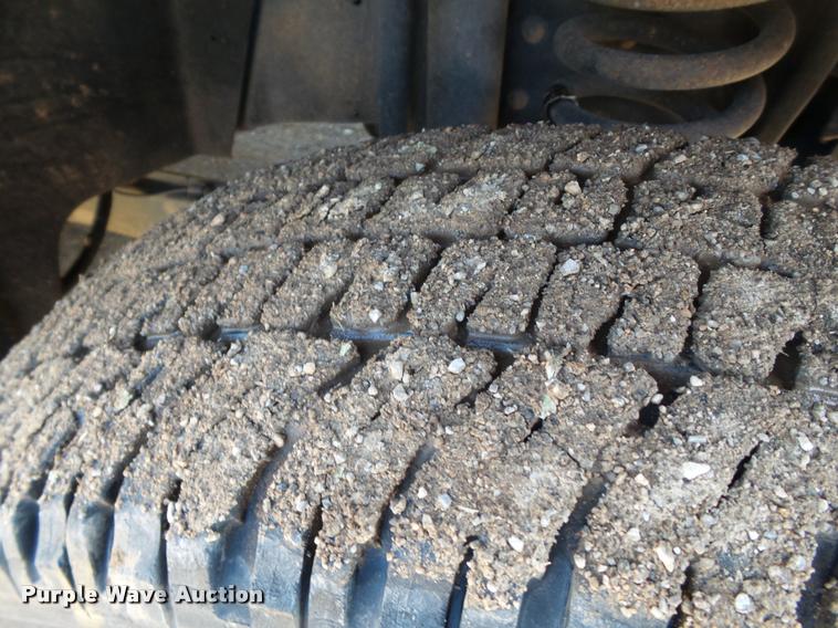 image for item DL9101 2008 Ford F350 Super Duty flatbed pickup truck