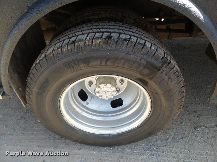 image for item DL9101 2008 Ford F350 Super Duty flatbed pickup truck