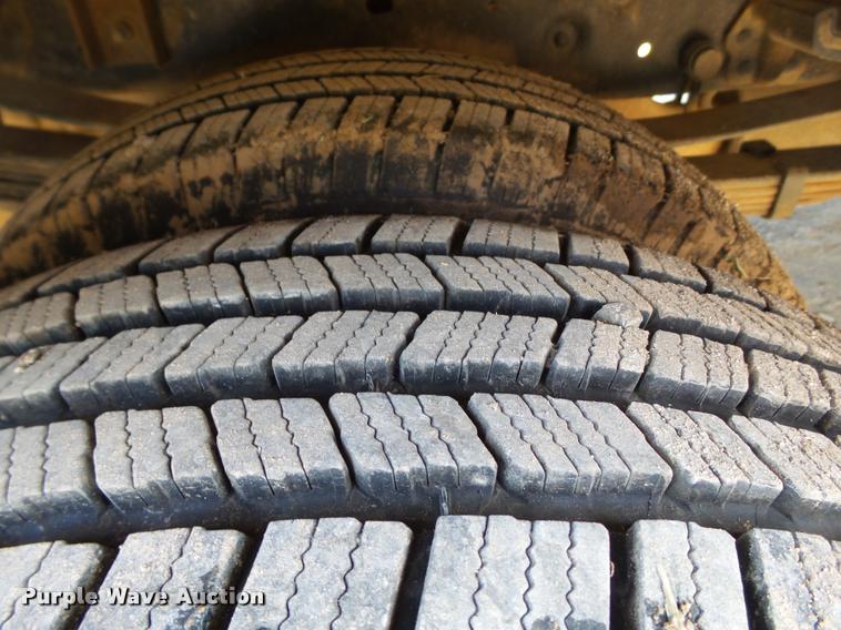 image for item DL9101 2008 Ford F350 Super Duty flatbed pickup truck