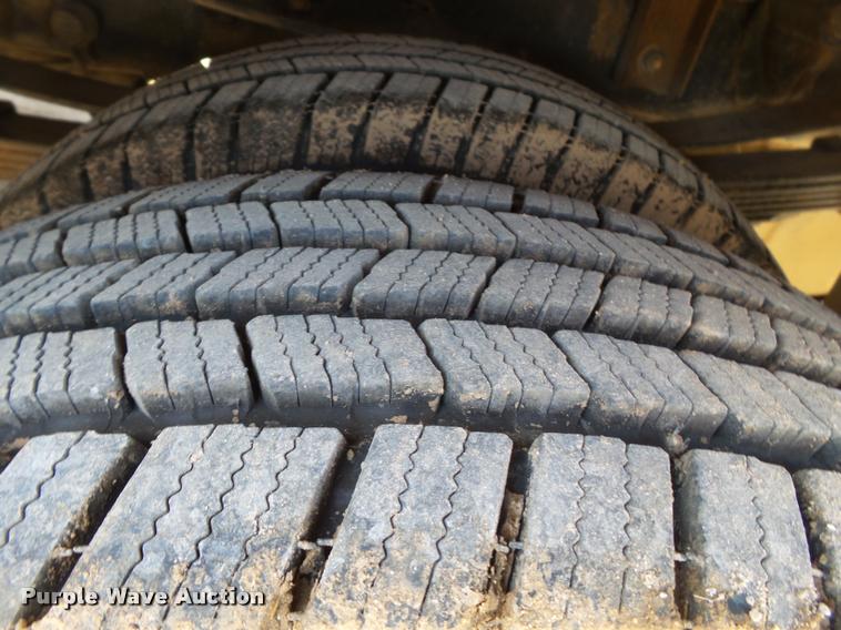 image for item DL9101 2008 Ford F350 Super Duty flatbed pickup truck