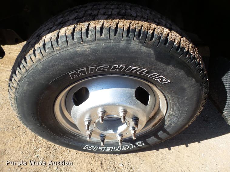 image for item DL9101 2008 Ford F350 Super Duty flatbed pickup truck