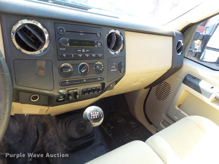 image for item DL9101 2008 Ford F350 Super Duty flatbed pickup truck