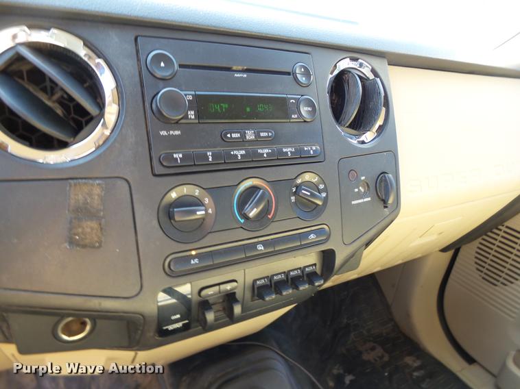 image for item DL9101 2008 Ford F350 Super Duty flatbed pickup truck