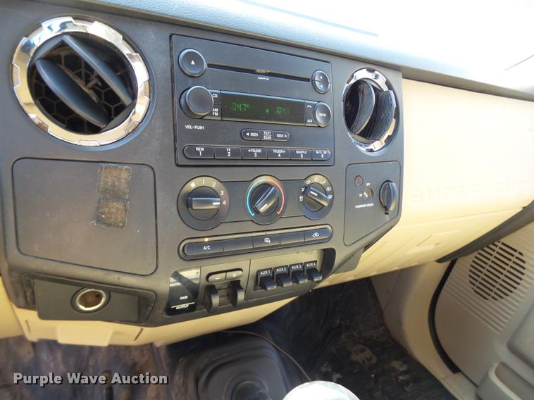 image for item DL9101 2008 Ford F350 Super Duty flatbed pickup truck