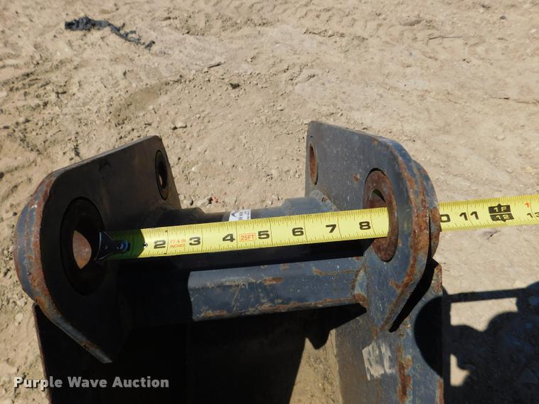 image for item DM9448 Melroe 12"W bucket