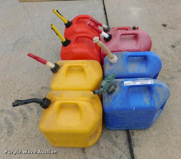 image for item DM9457 (8) fuel cans