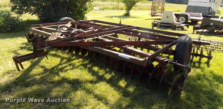 image for item DP9999 International Harvester 37 tandem offset disk