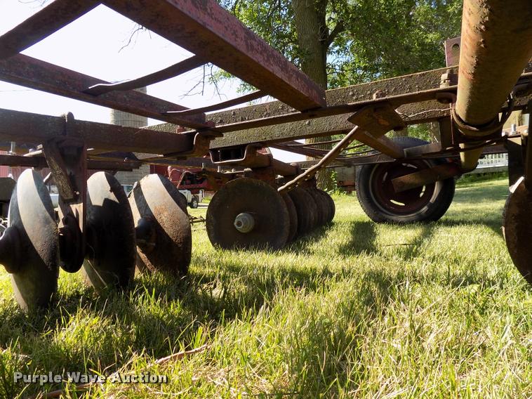 image for item DP9999 International Harvester 37 tandem offset disk