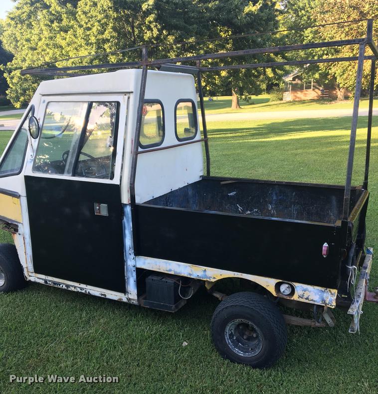 image for item G1187 1983 Cushman Truckster utility vehicle