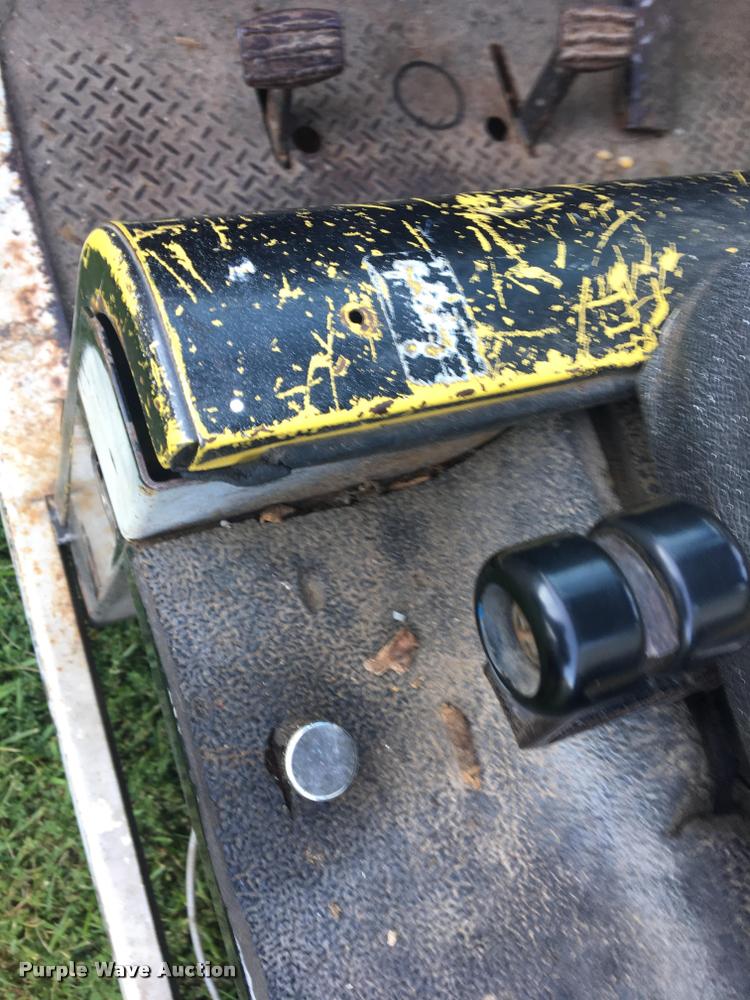 image for item G1187 1983 Cushman Truckster utility vehicle