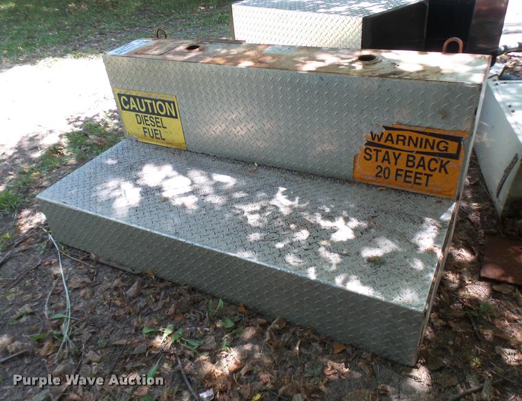 Fuel tank in Grain Valley, MO Item K1884 sold Purple Wave