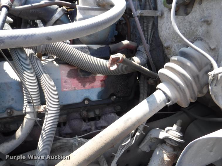 image for item K5915 2001 International 4700 wrecker truck