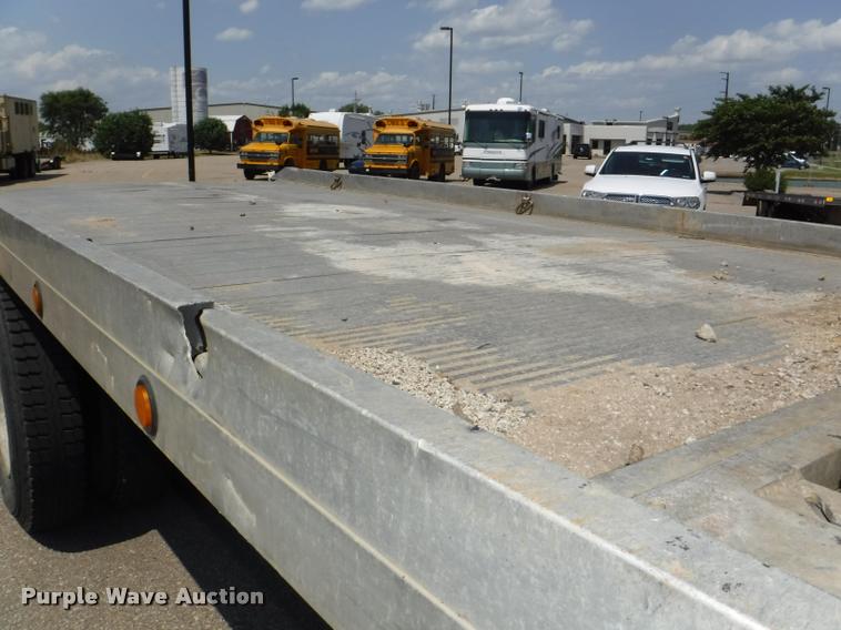 image for item K5915 2001 International 4700 wrecker truck