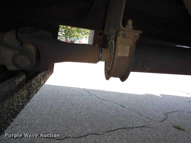 image for item K5915 2001 International 4700 wrecker truck