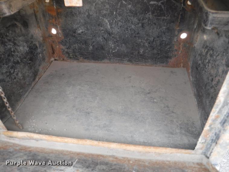 image for item K5915 2001 International 4700 wrecker truck