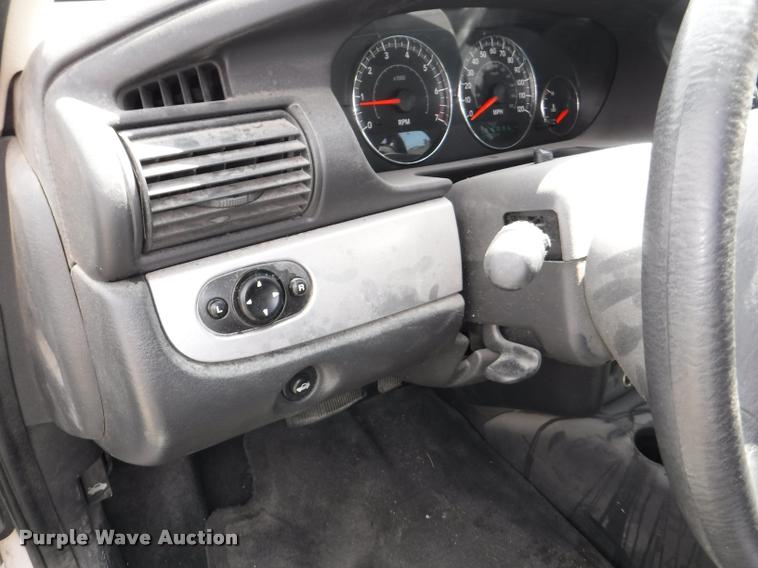 image for item K5932 2005 Chrysler Sebring Touring